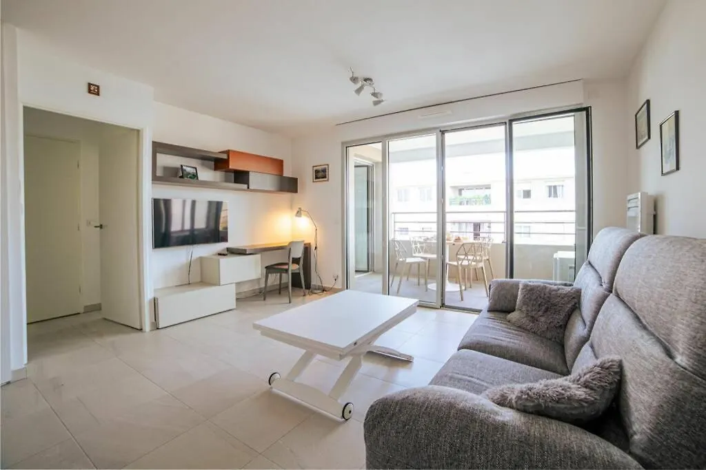 Marina Bay Apartment Antibes